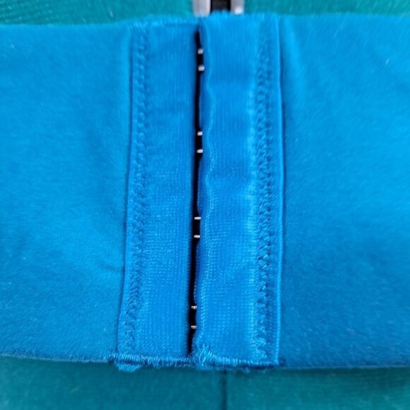 Torrid Ladies Shaping Plunge Bra NWOT - Picture 5 of 9